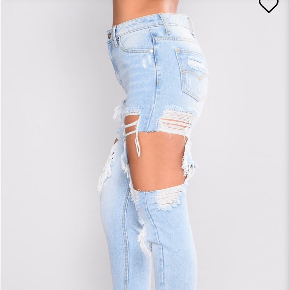 Destroyed jeans
